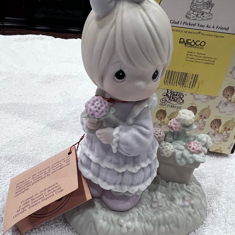 Precious Moments Figurine - 1993 So glad I picked you as my friend .Vintage